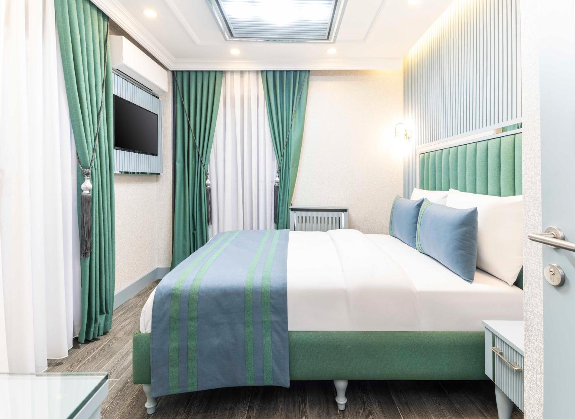 Santa Rio Gold Taxim Hotel อิสตันบูล ภายนอก รูปภาพ