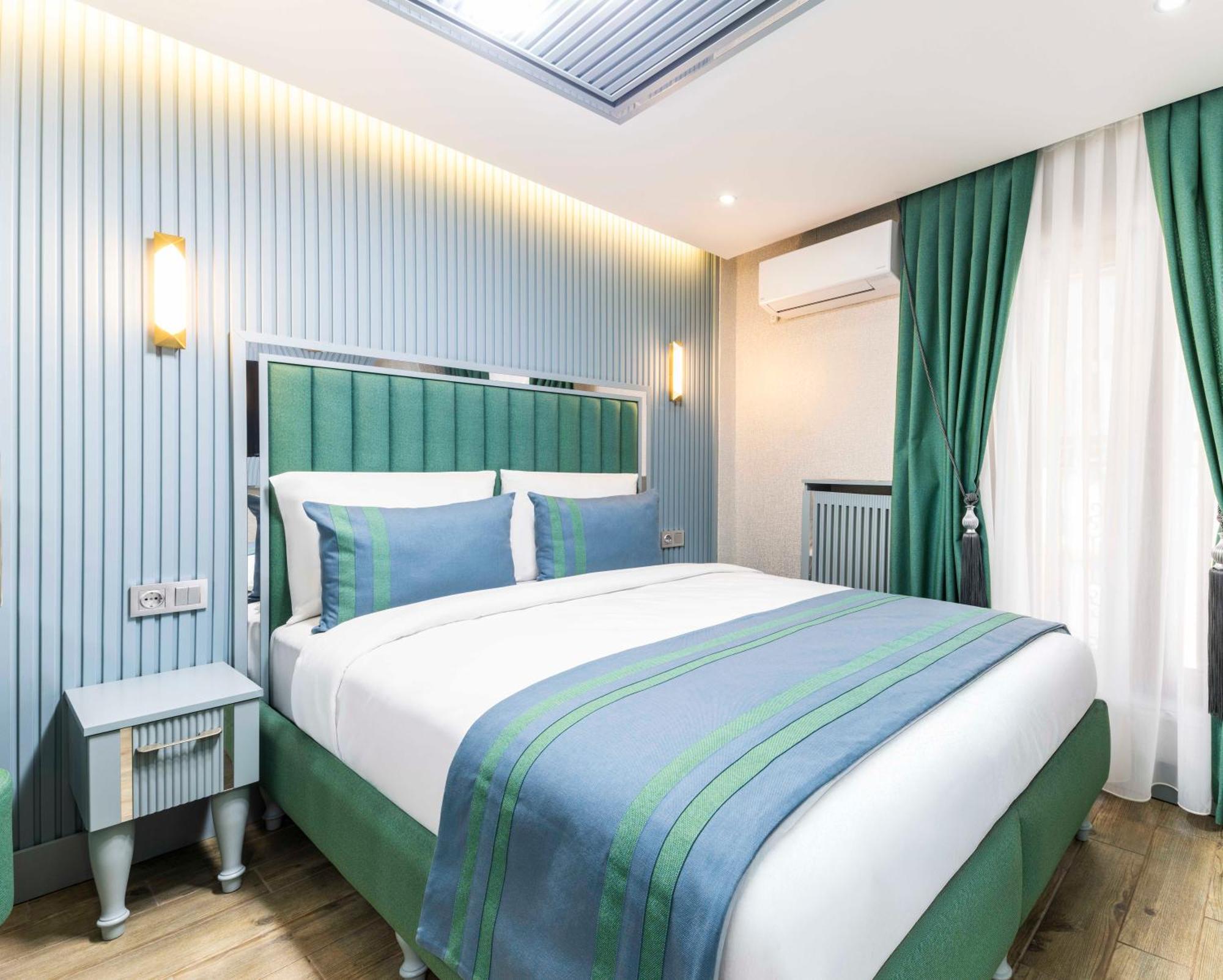 Santa Rio Gold Taxim Hotel อิสตันบูล ภายนอก รูปภาพ