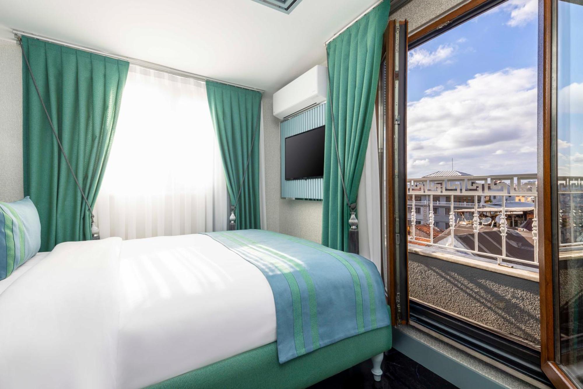 Santa Rio Gold Taxim Hotel อิสตันบูล ภายนอก รูปภาพ