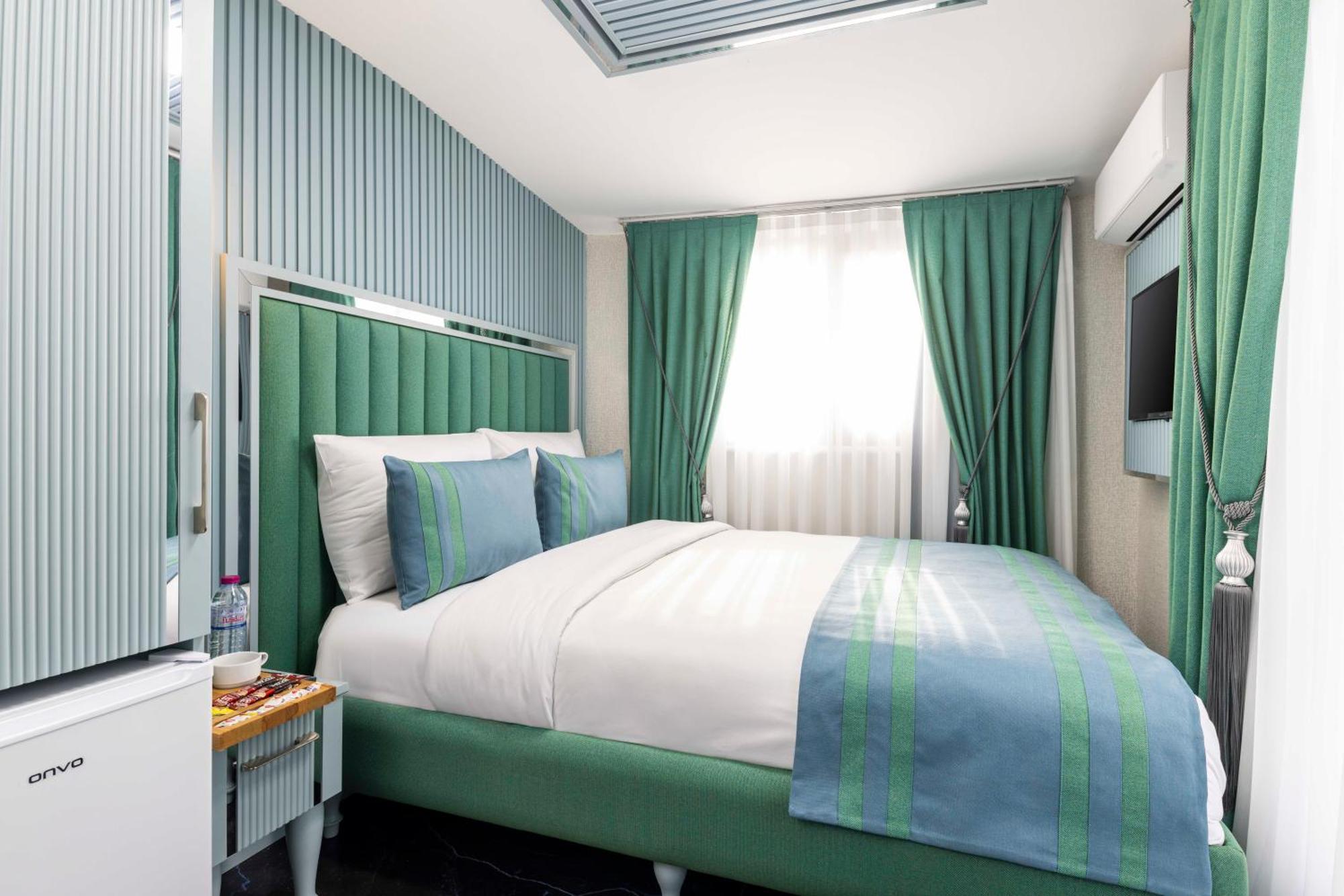 Santa Rio Gold Taxim Hotel อิสตันบูล ภายนอก รูปภาพ
